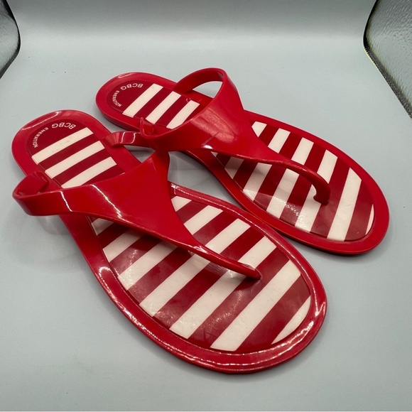BCBG candy cane red Women's sandals Size: 8 - Picture 2 of 7